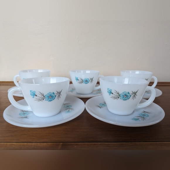 VINTAGE 1950's Fire King Bonnie Blue Carnation Milk Glass Teacup/Saucer Set of 5 - Picture 1 of 16